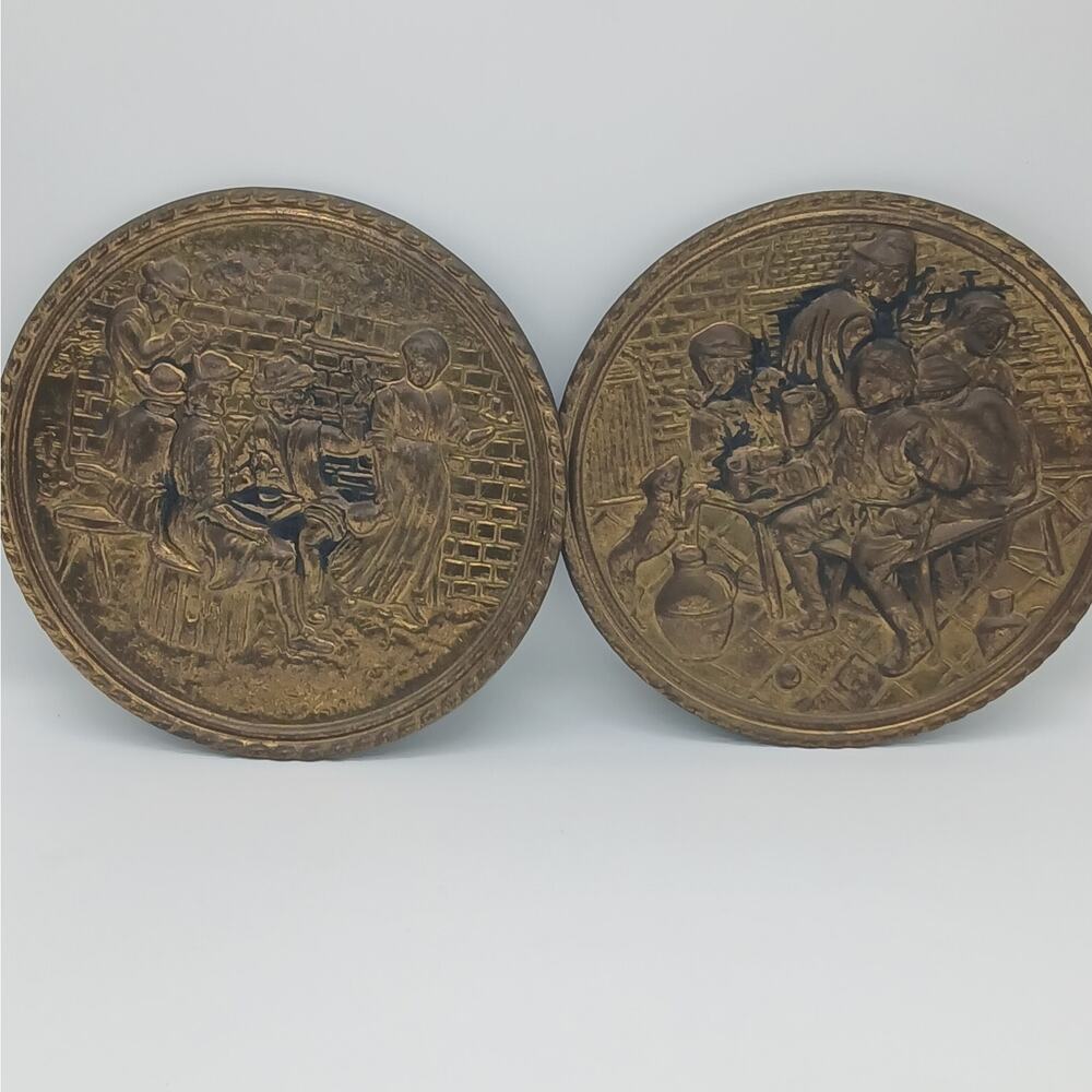 VTG 8" Set of 2 Brass Colonial Decorative Wall Plates Hanging Round Plaques